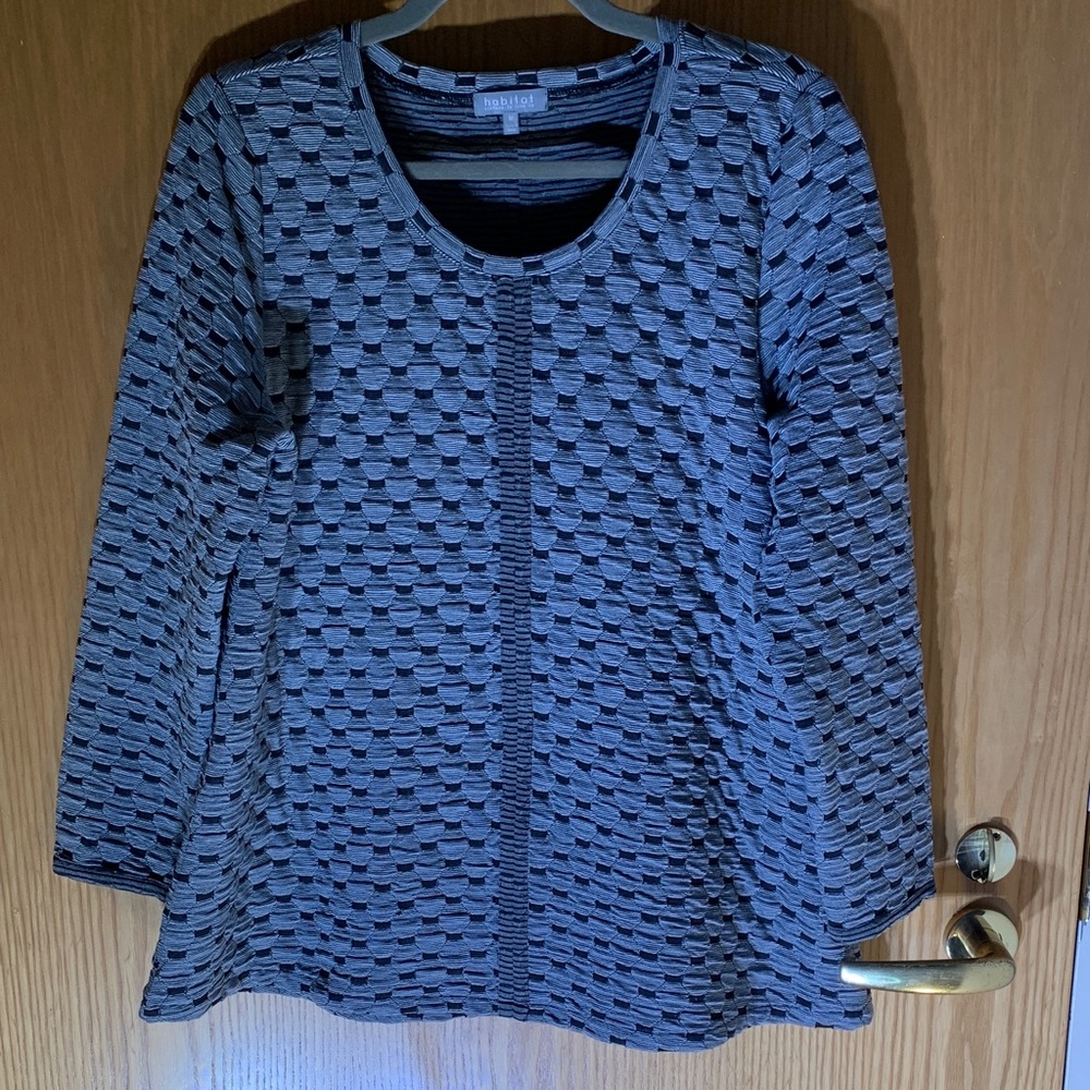 Excellent Habitat Scoop Neck Black and Silver Patterned Long Sleeve Top - Size M